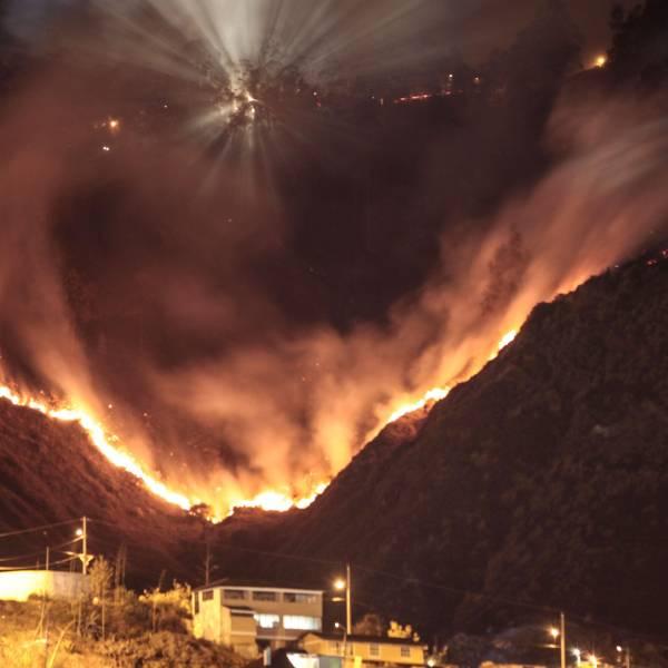 Incendio forestal en Quisapincha moviliza Bomberos de Ambato