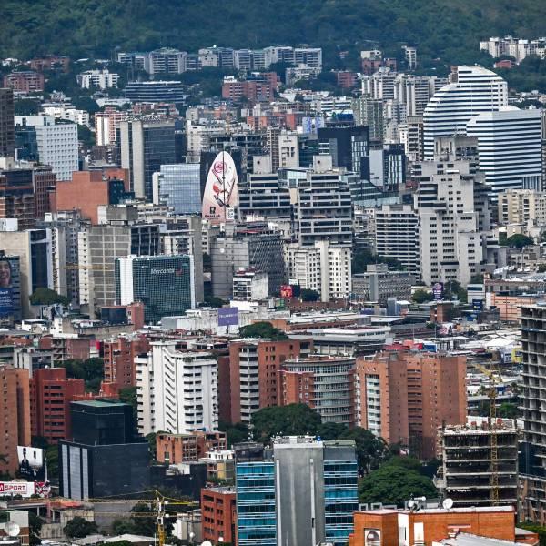 Venezuela levanta bloqueos a medios tras años de censura